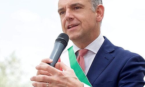 Il sindaco Luca Menesini