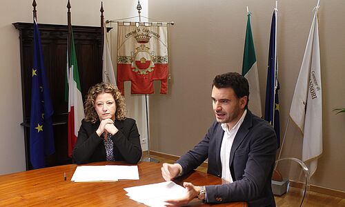 Gli assessori Giordano Del Chiaro e Ilaria Carmassi durante la conferenza stampa