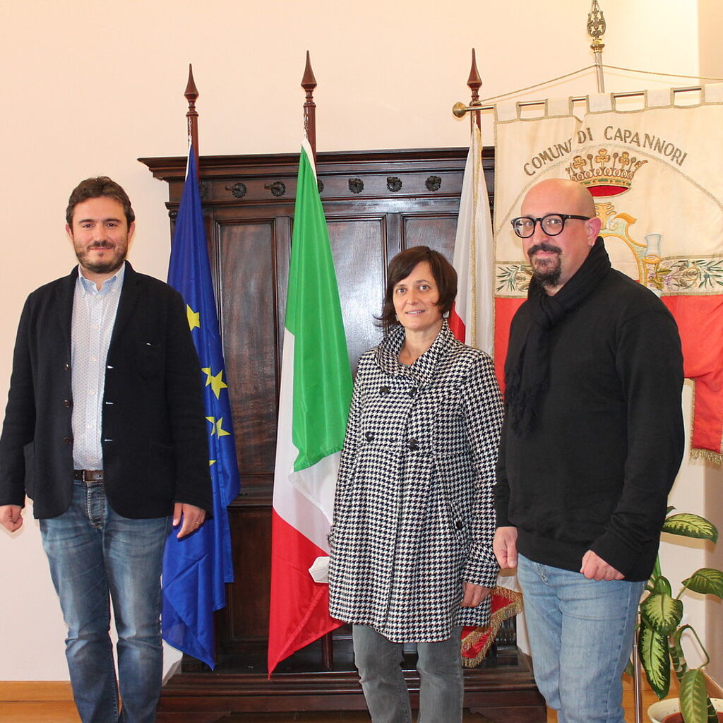 L'assessore Francesco Cecchetti con il direttore artistico dell'associazione Polyphonia Alessandro Rizzardi e la presidente Francesca Rizzardi