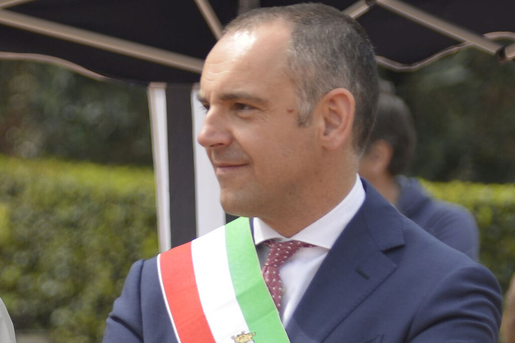Il sindaco Luca Menesini