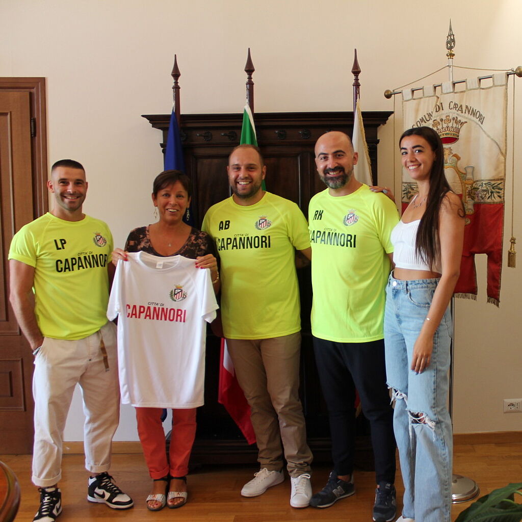 L'assessore Lucia Micheli con i rappresentanti della Polisportiva Capannori