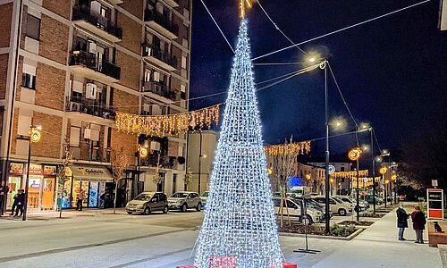 L'albero di Natale nel centro di Capannori