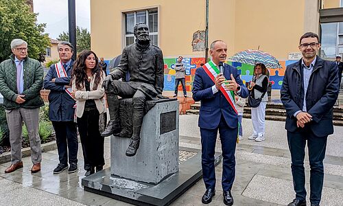 L'inaugurazione del monumento 'Stella Polare' dedicato a Carlo Piaggia