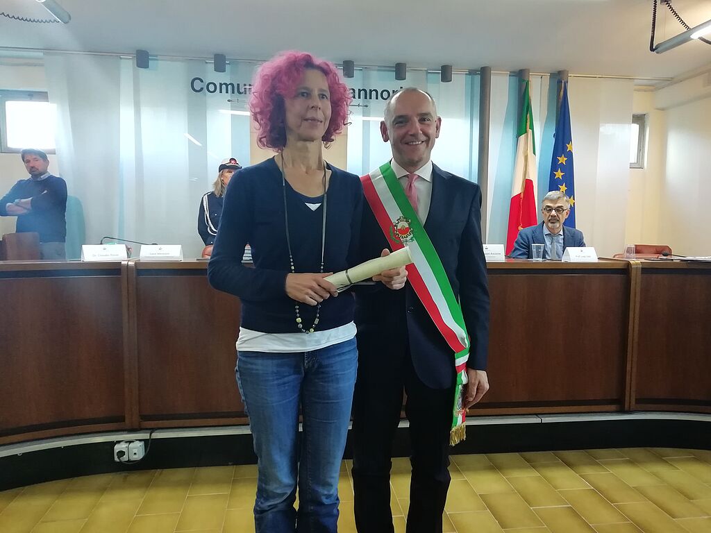Emy Petrini assieme al sindaco Luca Menesini