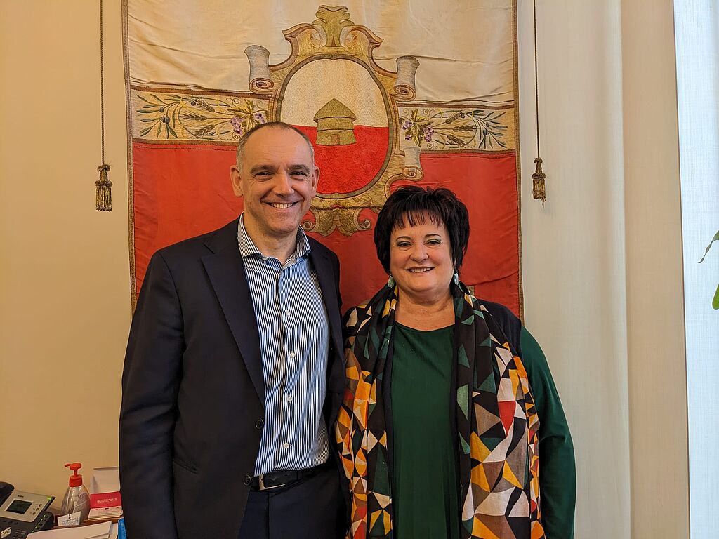 Il sindaco Luca Menesini con la consigliera comunale Silvana Pisani