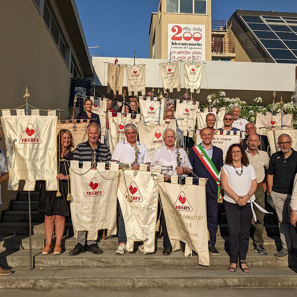 I gruppi dei donatori di sangue, il sindaco Menesini e l'assessore Carmassi