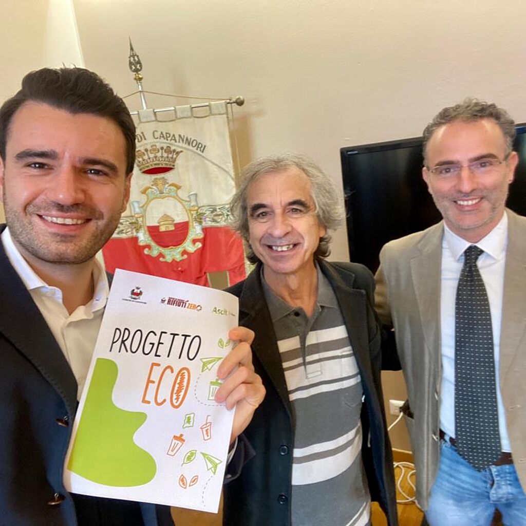 L'assessore Giordano Del Chiaro con il responsabile del Centro di Ricerca Rifiuti Zero, Rossano Ercolini e il presidente di Ascit, Alessio Ciacci