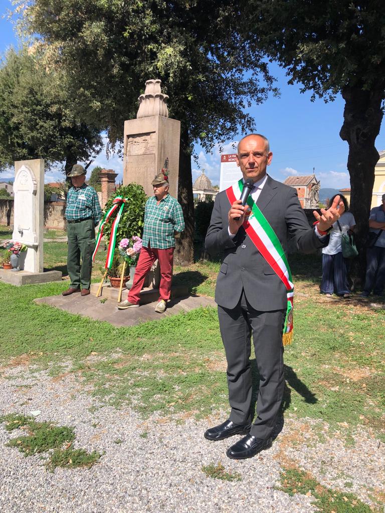 Intervento del sindaco Luca Menesini al monumento dedicato ai Martiri Lunatesi