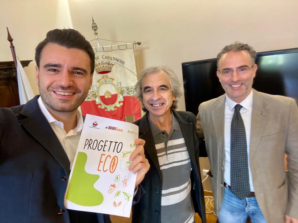 L'assessore Giordano Del Chiaro con il responsabile del Centro di Ricerca Rifiuti Zero, Rossano Ercolini e il presidente di Ascit, Alessio Ciacci